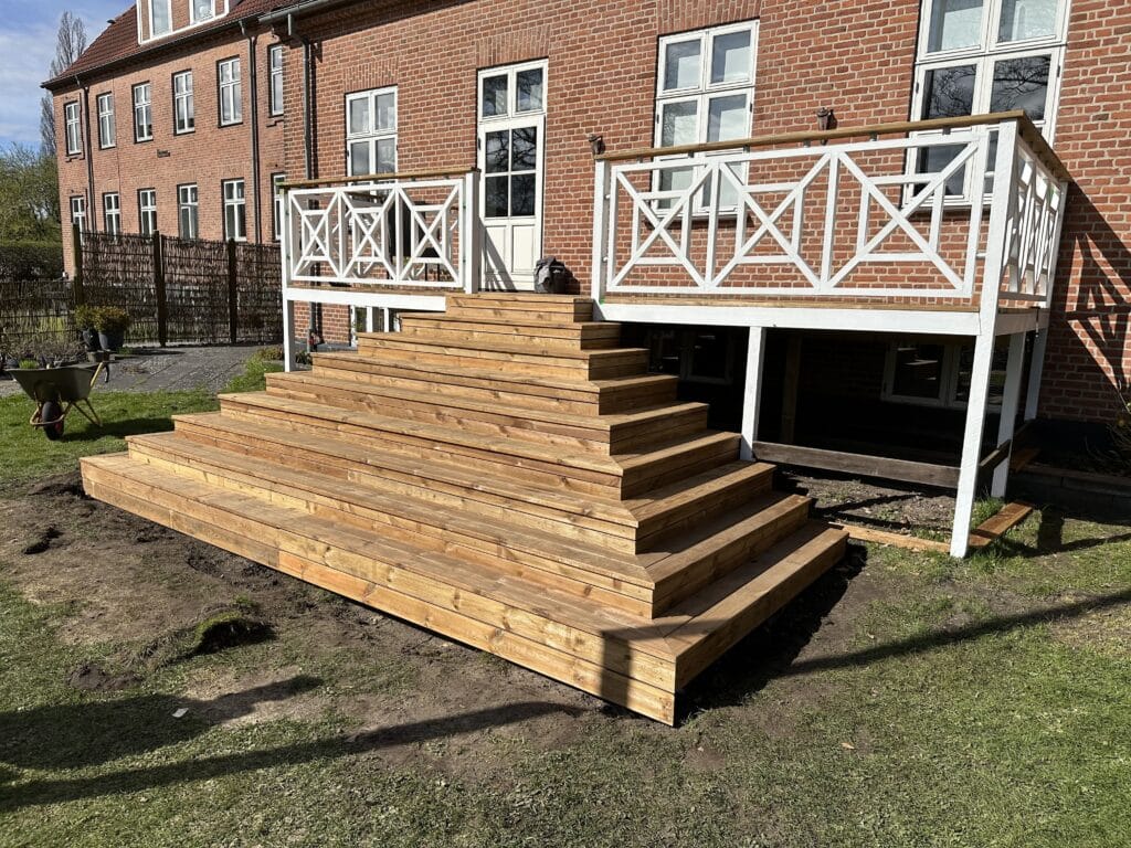 image00037 - - Terrasse - Krusetømrer